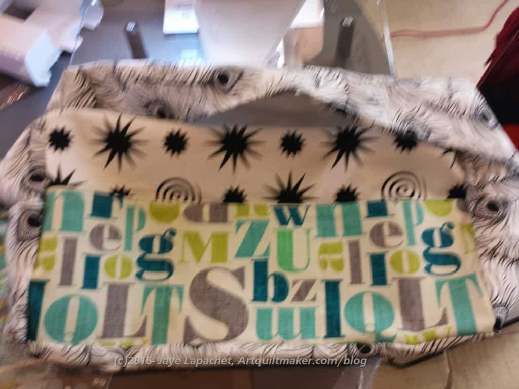 Cargo Duffle lining with interior slip pockets