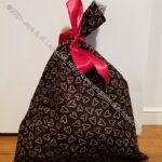 Candy cane heart gift bag