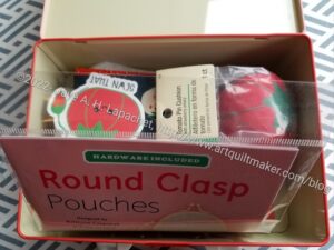 Happy Box: opening the lunchbox