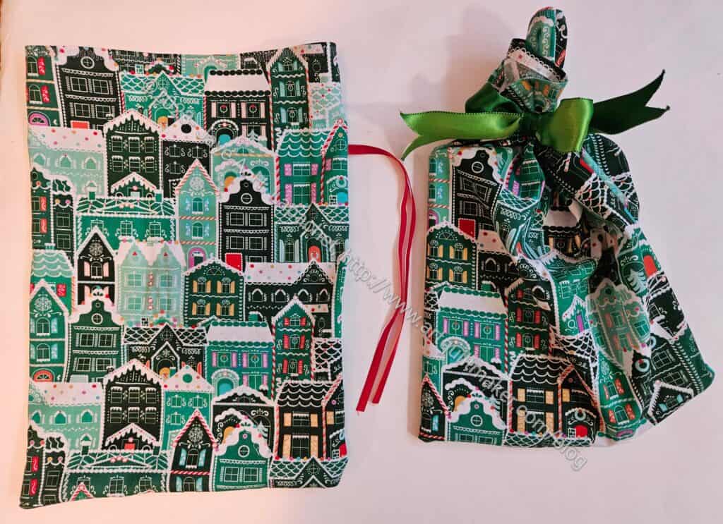 Green gingerbread house gift bags