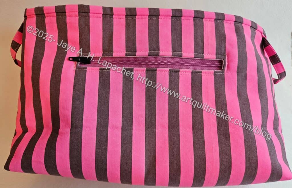 Multi-Pocket Organizer zipper pocket