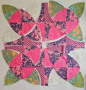 Country Revival/Sad Quilt flower motif with leaves