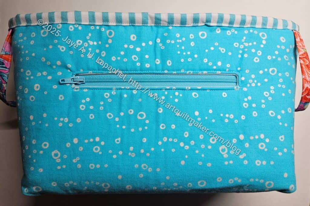 Multi-Pocket Organizer #3: back with zipper pocket