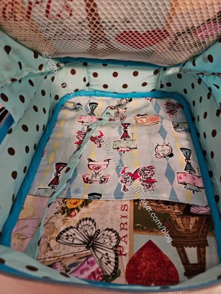 Pandora Charisma - large pocket, open